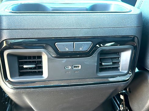 Used 2024 GMC Sierra 1500 AT4 w/ Technology Package AWD/4WD image 20