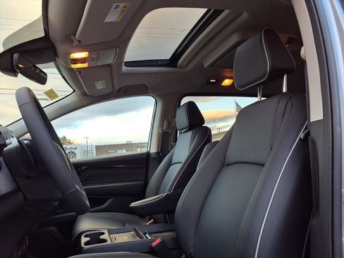 New 2026 Honda Odyssey Touring image 7