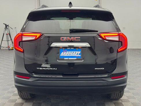 Used 2022 GMC Terrain SLE w/ Driver Convenience Package AWD/4WD image 8