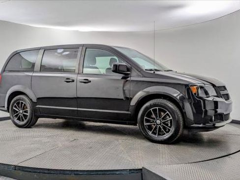 Used 2018 Dodge Grand Caravan SE image 11