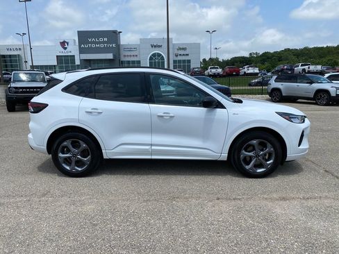 Used 2023 Ford Escape ST-Line w/ Tech Pack #1 AWD/4WD image 7