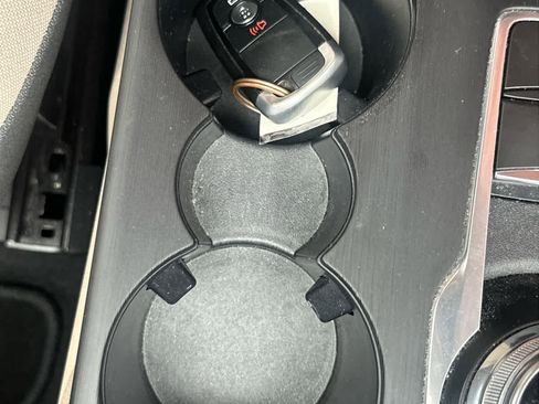 Used 2021 Ford Escape SE image 37