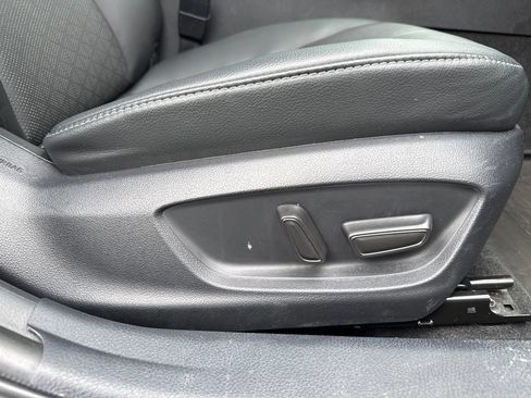 Used 2023 Toyota Camry XSE FWD image 12