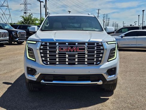 New 2026 GMC Yukon XL Denali w/ Denali Reserve Package AWD/4WD image 9