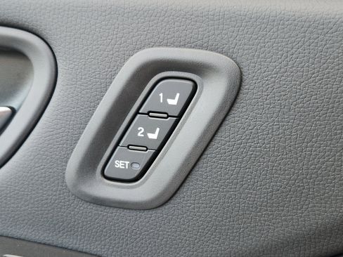 New 2025 Honda Pilot Touring image 17