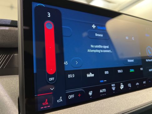 New 2025 Ford Maverick XLT w/ Equipment Group 301A image 13