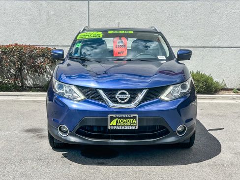 Used 2017 Nissan Rogue Sport SV w/ SV Premium Package AWD/4WD image 2