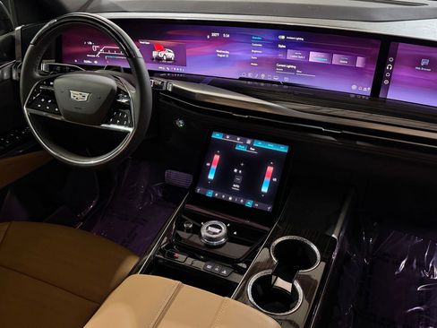 Used 2025 Cadillac Escalade Premium Luxury w/ LPO, Floor Liner Package AWD/4WD image 14