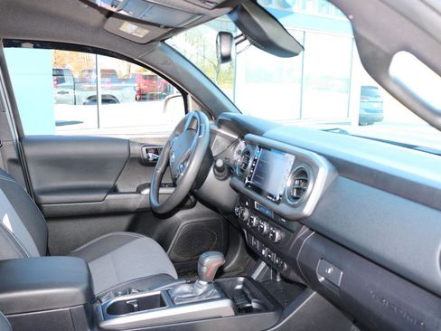 Used 2023 Toyota Tacoma TRD Sport image 21