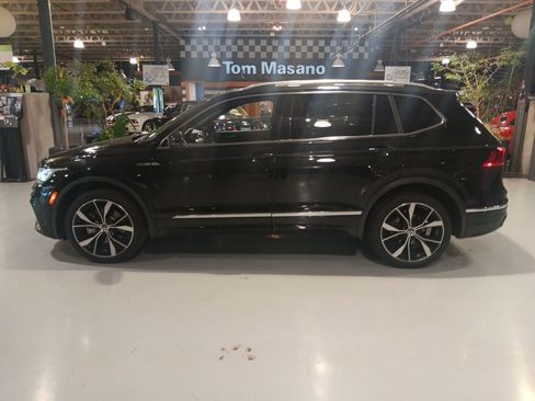 Used 2024 Volkswagen Tiguan SEL R-Line AWD/4WD image 9