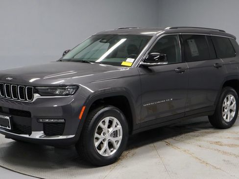 Used 2023 Jeep Grand Cherokee L Limited w/ Trailer Tow Group (B) AWD/4WD image 9