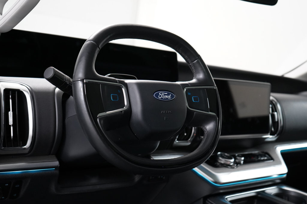 Certified 2025 Ford Expedition Max Platinum AWD/4WD image 13