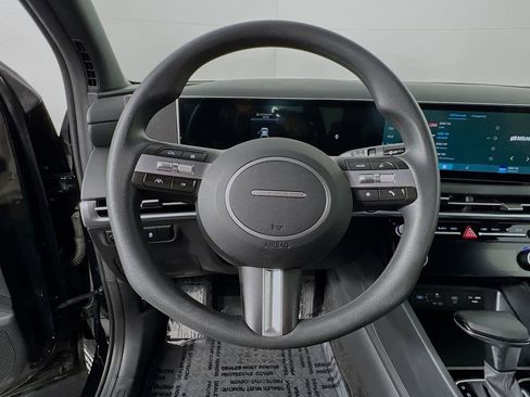 Certified 2025 Hyundai Santa Cruz SEL image 12