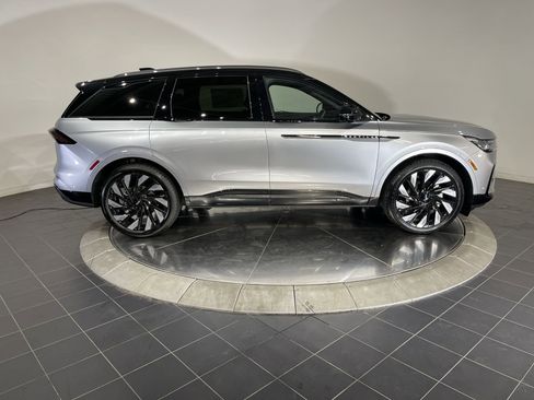 New 2024 Lincoln Nautilus Reserve w/ Equipment Group 202A image 41