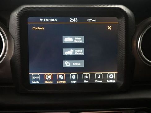 Used 2022 Jeep Wrangler Unlimited Sahara AWD/4WD image 15