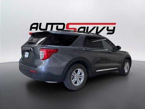 Used 2023 Ford Explorer XLT RWD image 5
