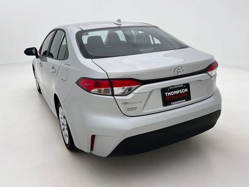Used 2025 Toyota Corolla LE FWD image 8