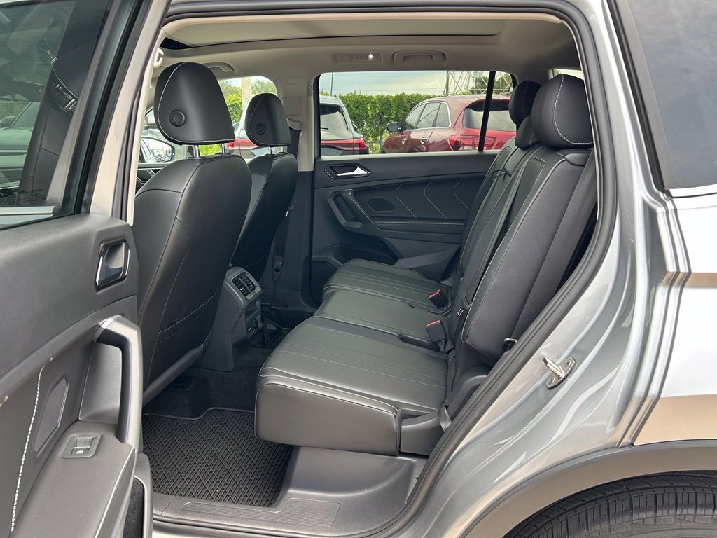 Certified 2023 Volkswagen Tiguan SE w/ Panoramic Sunroof Package FWD image 52