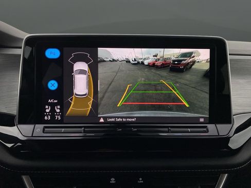 Certified 2024 Volkswagen Atlas Cross Sport SE image 9