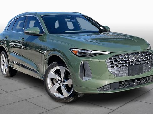 Certified 2025 Audi Q5 Premium Plus w/ Premium Plus image 2