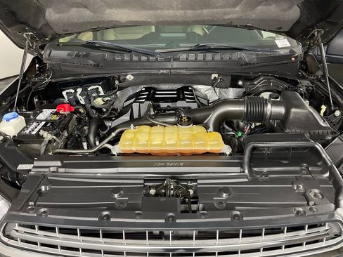 Used 2018 Ford F150 XLT w/ Equipment Group 302A Luxury AWD/4WD image 9