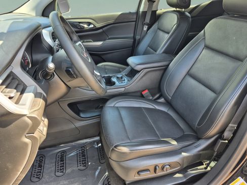 Used 2023 GMC Acadia SLT FWD image 22