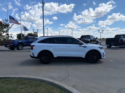 Used 2023 Kia Sorento SX FWD image 7