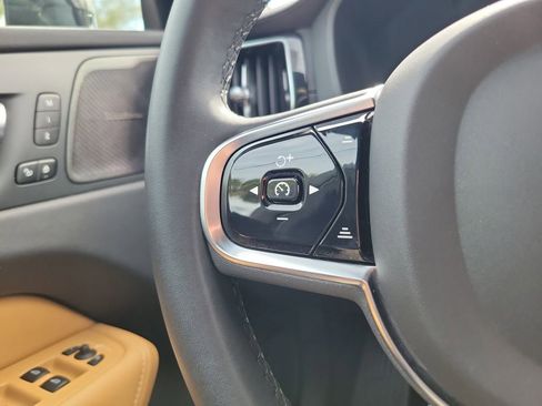 Used 2023 Volvo XC60 B5 Ultimate w/ Protection Package Premier image 26