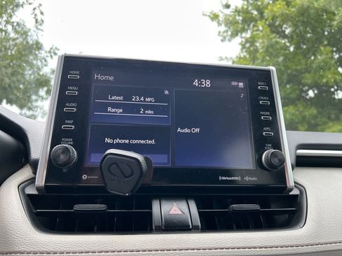 Used 2022 Toyota RAV4 XLE w/ Convenience Package image 17