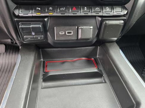 Used 2021 Chevrolet Silverado 1500 LT Trail Boss w/ Convenience Package II AWD/4WD image 15
