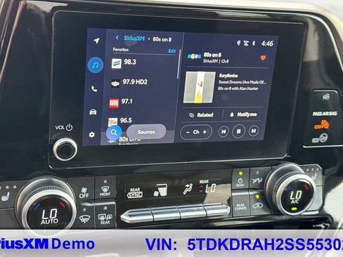 Used 2025 Toyota Highlander XLE image 29