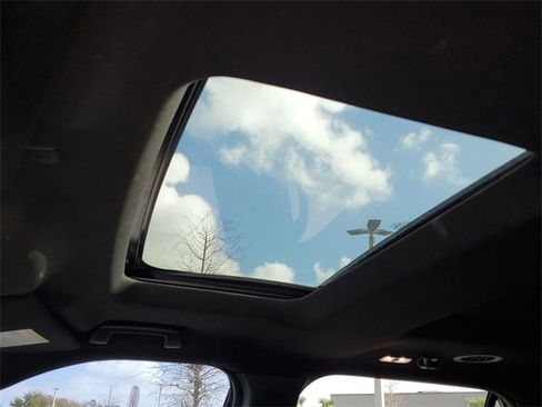 Used 2018 Ford Explorer XLT w/ Equipment Group 202A image 32