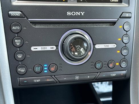 Used 2016 Ford Fusion Titanium FWD image 18