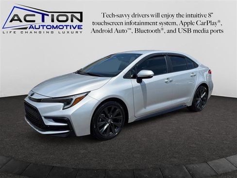 Used 2023 Toyota Corolla SE image 4