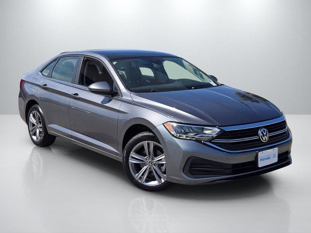 Used 2024 Volkswagen Jetta SE FWD image 1
