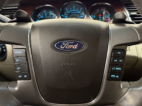 Used 2010 Ford Taurus SEL image 34