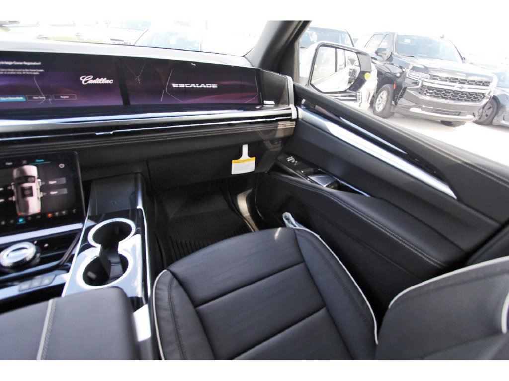 New 2027 Cadillac Escalade Sport w/ Touring Package AWD/4WD image 10