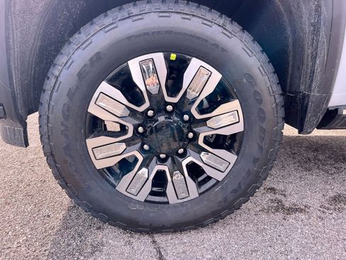 New 2026 GMC Sierra 2500 Denali w/ Denali Reserve Package image 11