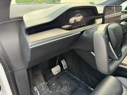 Used 2023 Tesla Model X AWD/4WD image 32