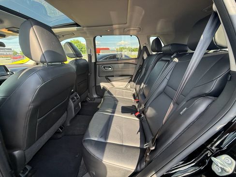 Used 2021 Nissan Rogue SV w/ Premium Package FWD image 19