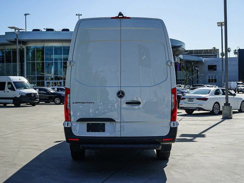 New 2024 Mercedes-Benz eSprinter 170 Cargo image 3