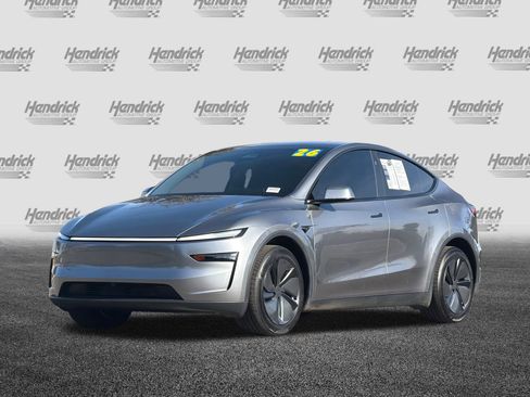 Used 2026 Tesla Model Y 2WD image 9