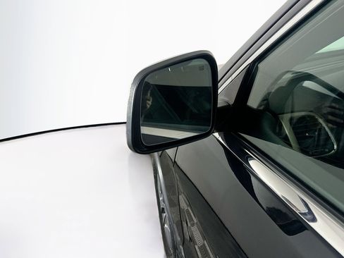 Used 2017 Jeep Grand Cherokee Limited image 16