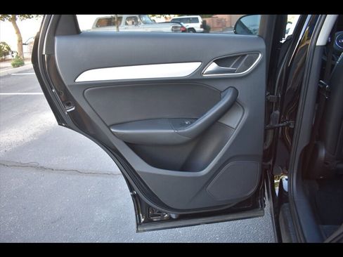 Used 2017 Audi Q3 2.0T Premium image 22