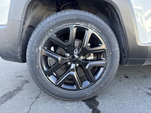 Used 2018 Jeep Renegade Altitude image 34