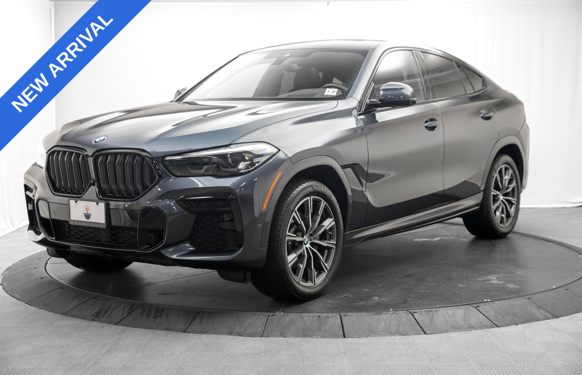 Used 2022 BMW X6 xDrive40i w/ M Sport Package AWD/4WD image 3