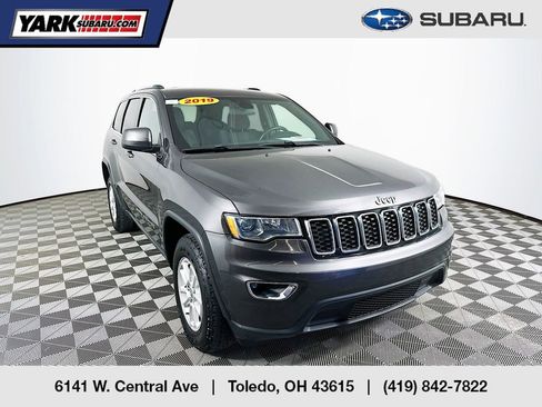 Used 2019 Jeep Grand Cherokee Laredo w/ Security & Convenience Group AWD/4WD image 1