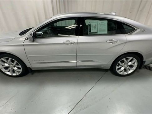 Used 2017 Chevrolet Impala Premier w/ Enhanced Convenience Package image 5