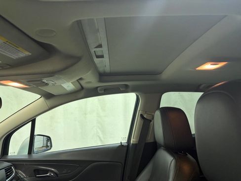 Used 2018 Buick Encore Essence image 14