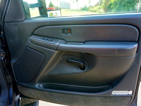 Used 2005 Chevrolet Silverado 2500 LS w/ Heavy-Duty Power Package image 27